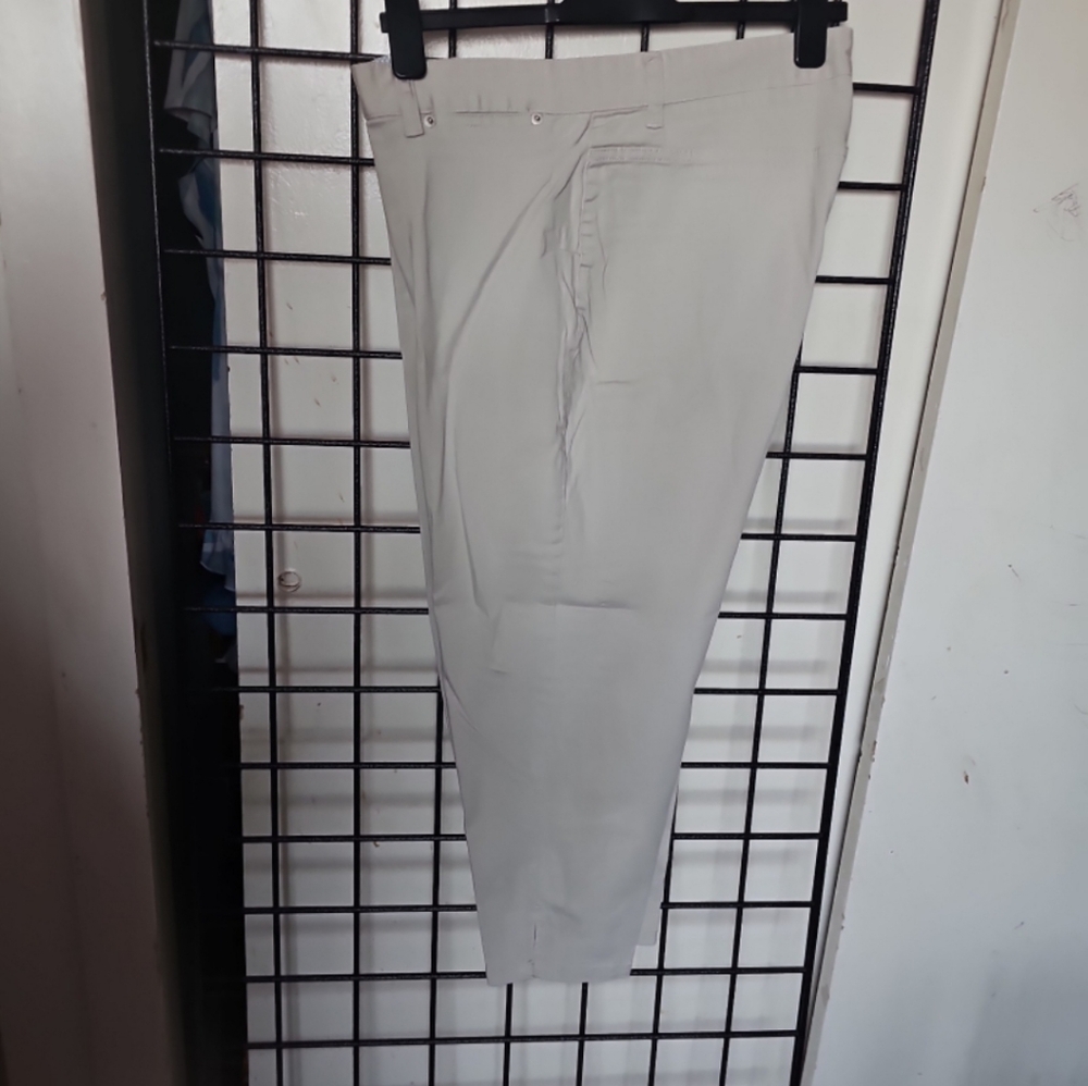 Tommy Hilfiger Men's Light Gray Chinos